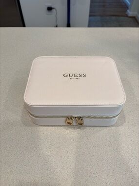 GUESS Small Jewelry Case in Pale Pink with Gold Hardware